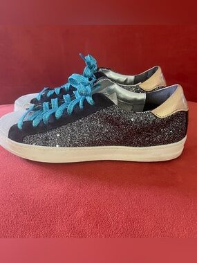 P448 John black glitter sneakers with blue glitter laces 38
